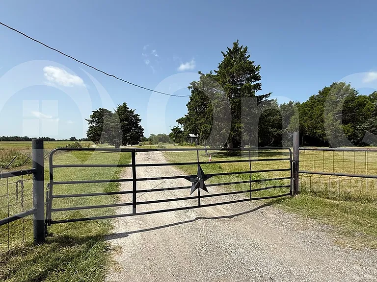 5629 County Road 1120 — Photo 5