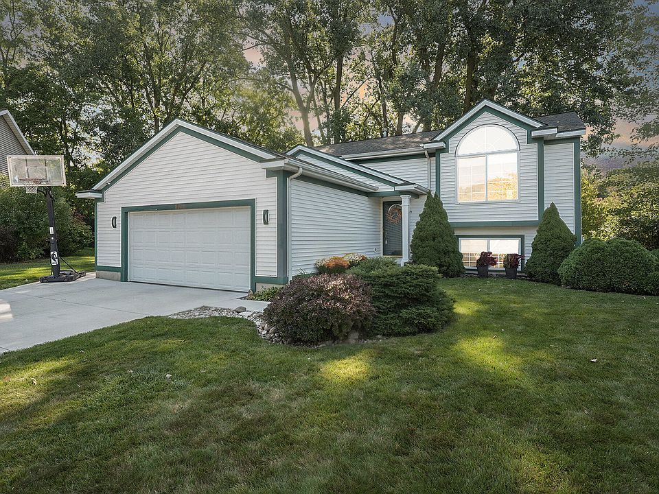1st image of 3826 Kirkshire Dr SE