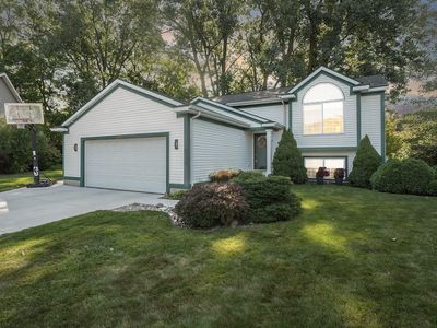 3826 Kirkshire Dr SE, Grand Rapids, MI, 49508