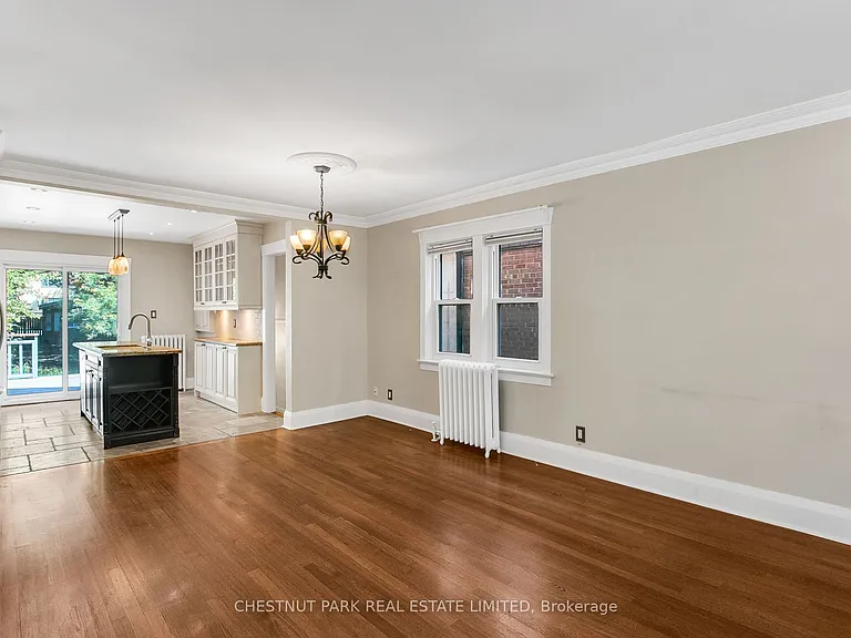 484 Merton St — Photo 5