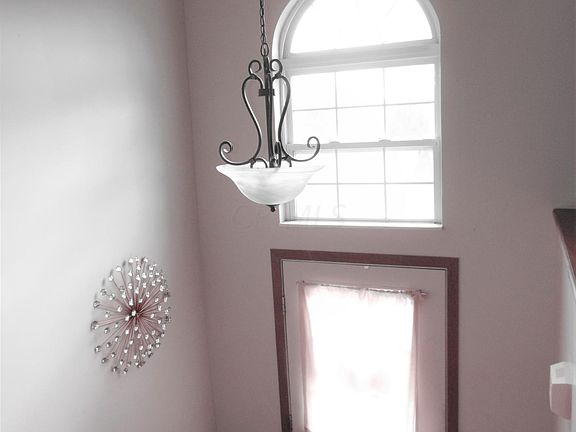 2nd image of 5958 Leafridge Ln