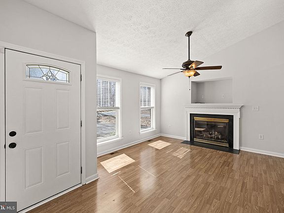 3rd image of 26 Benner Loop