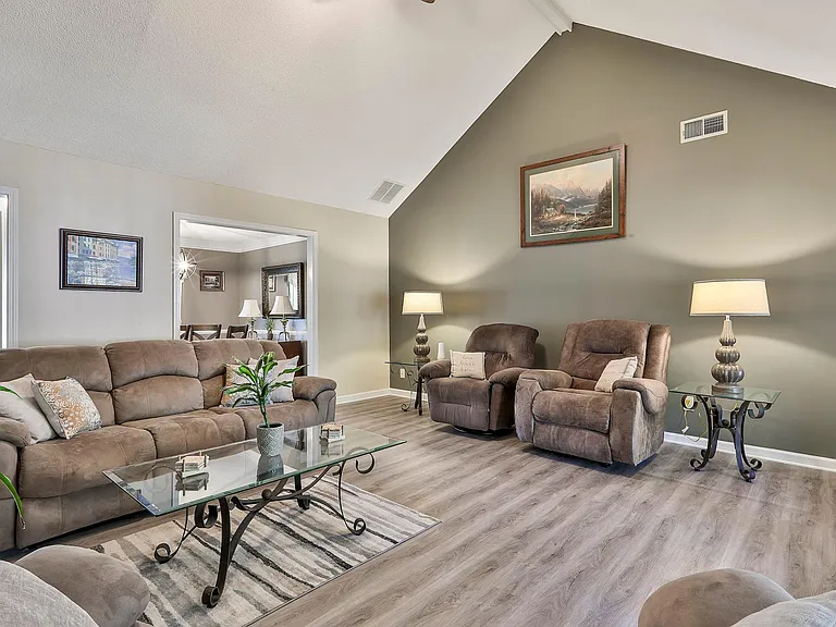 110 Hampton Woods Dr — Photo 38