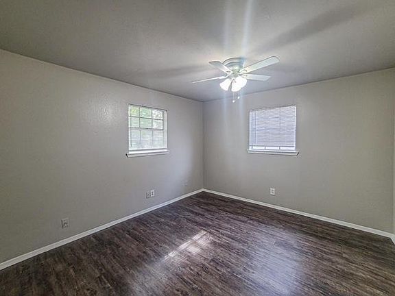4th image of 2405 Jaguar Dr #D