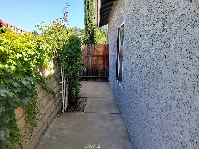 25540 Pembrook Pl — Photo 31