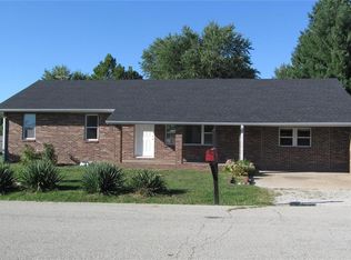 203 Parkdale St, Cuba, MO 65453