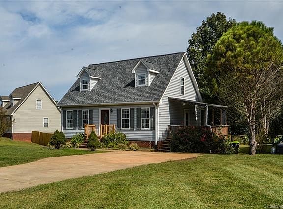 2nd image of 1004 Lauren Glen Dr