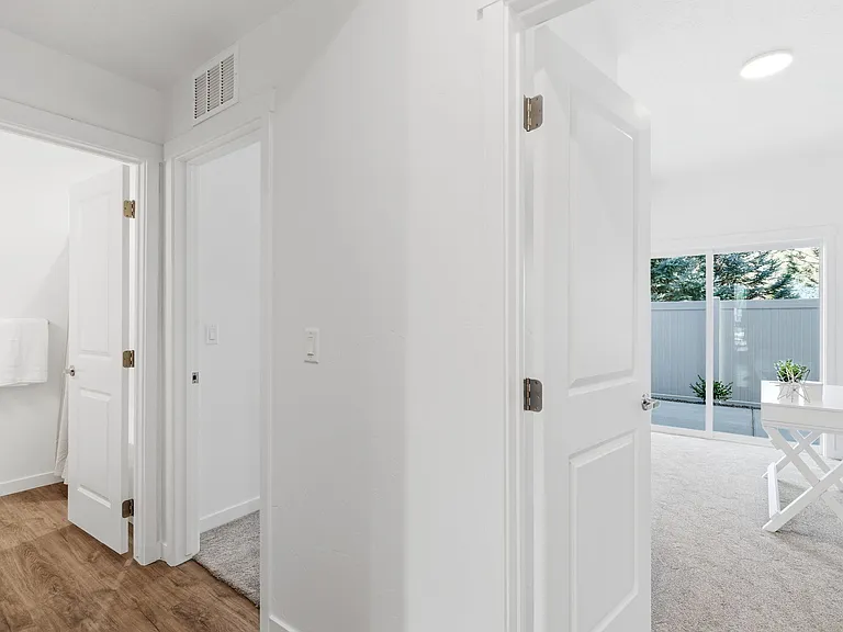 510 Diamond Ln — Photo 2