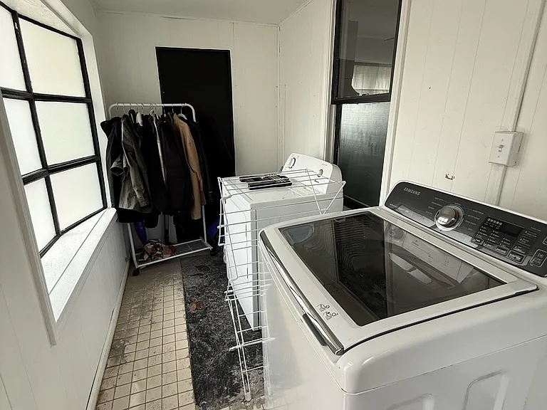 295 E Whittier St — Photo 13