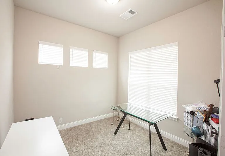 1501 Laurence Ln — Photo 13