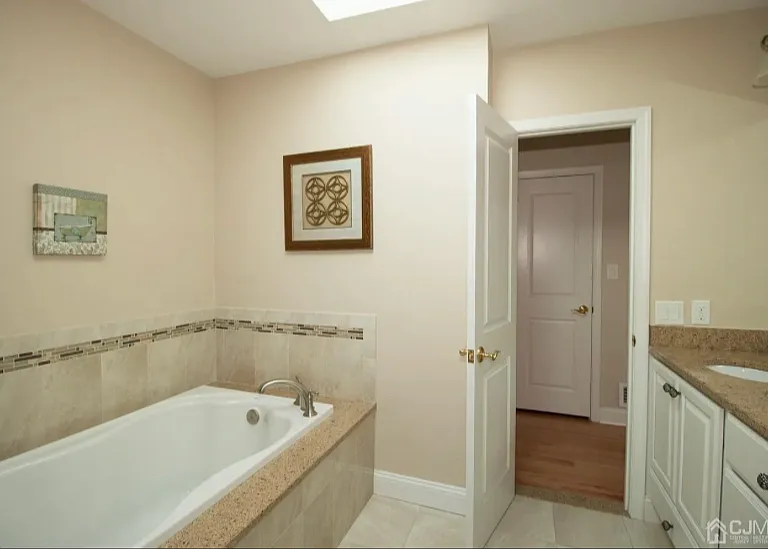 501 Sayre Dr — Photo 13