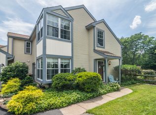 26 Laurel Run Dr, Quakertown, PA 18951