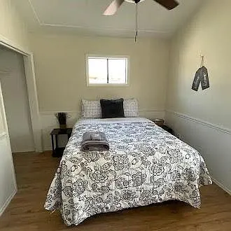 N 34th St — Photo 4