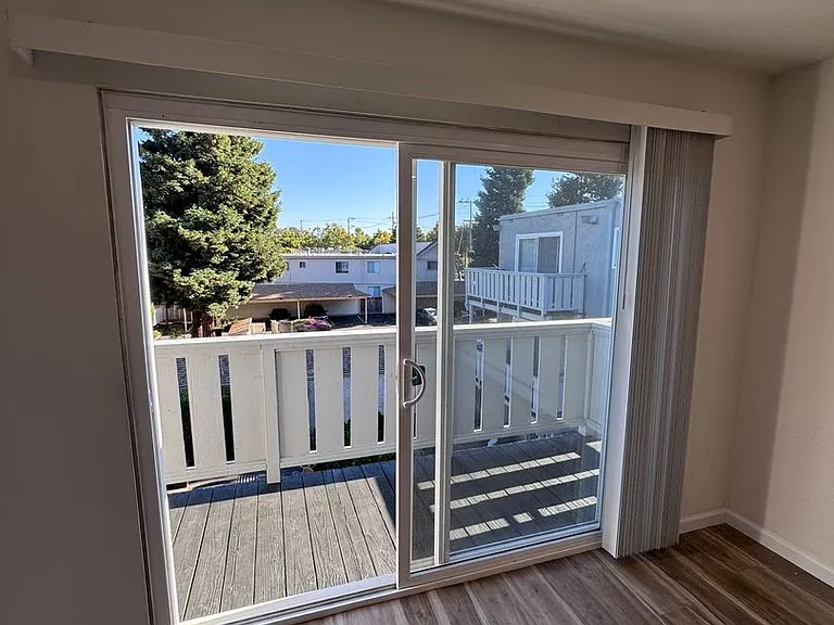 532 Bancroft Avenue — Photo 8