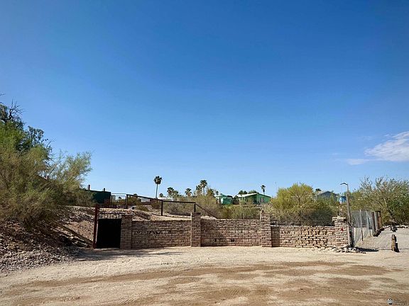 3rd image of 0 E Warren Dr