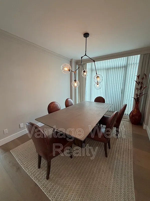 3 bed, 3.5 bath, 2922 sqft, $5,195 — Photo 4