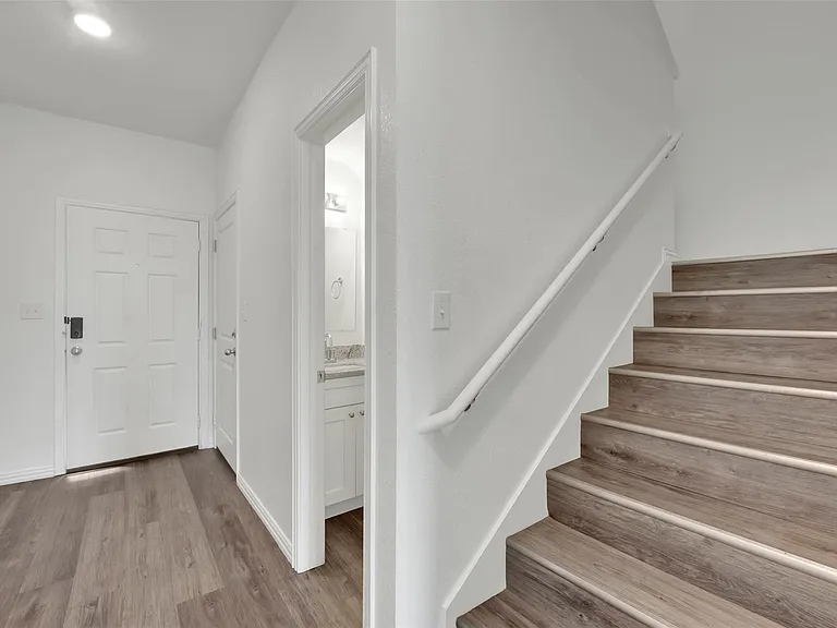 1608 Ash Crescent St — Photo 11