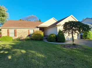 2220 Deerpointe Dr, Toledo, OH 43617