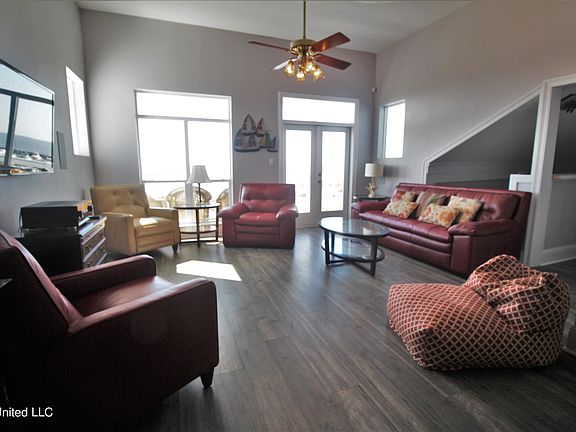 3rd image of 222 E Scenic Dr #7