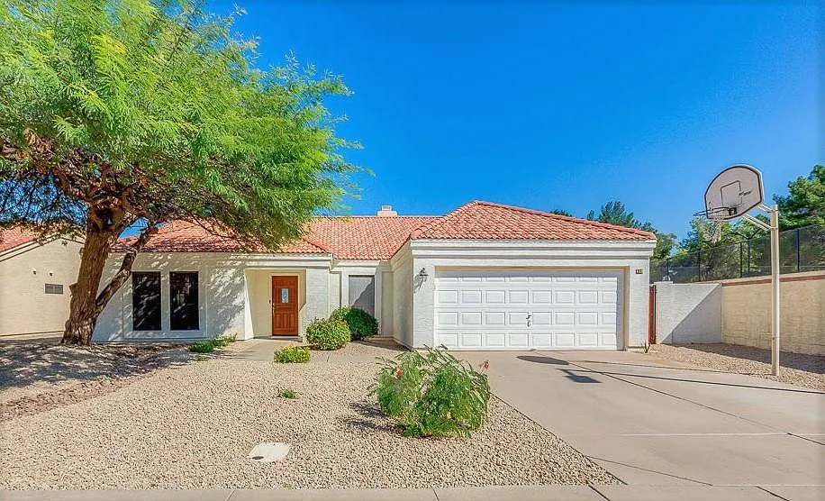 4 bed, 1966 sqft, $2,350 — Photo 3