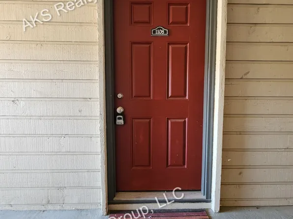 1108 Chapel Creek Dr, Birmingham, AL