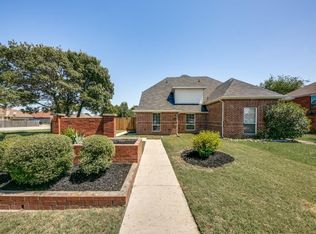 900 Wentwood Dr, Desoto, TX 75115