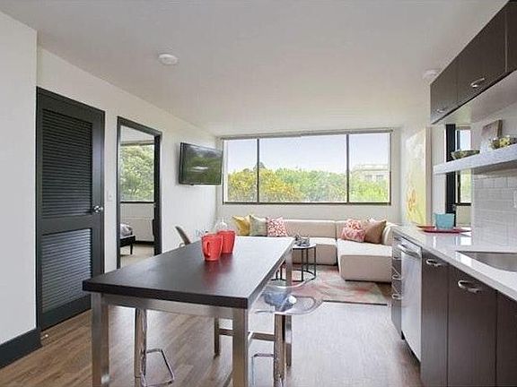 4th image of 2130 Post St APT 301