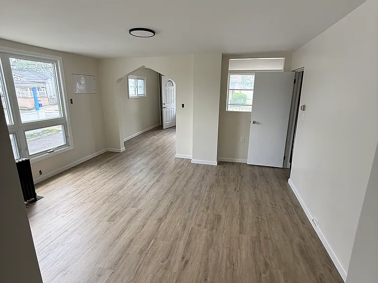 425 W Grace St — Photo 6