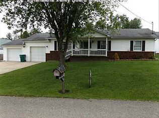 2352 Cherry St, Hurricane, WV 25526