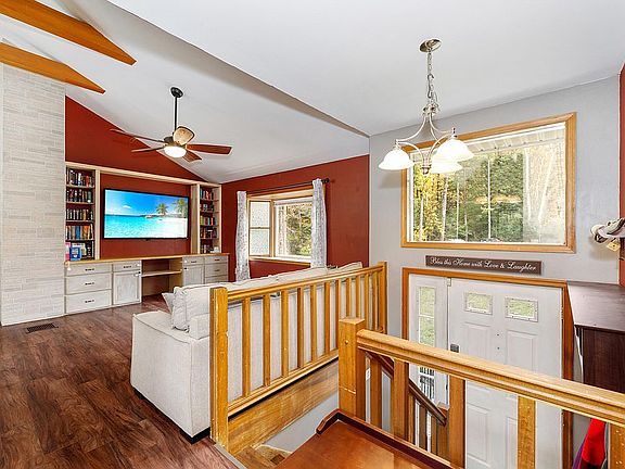 2nd image of 1438 Sherwood Forest Rd
