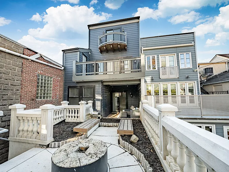 235 E Market St #2-6 — Photo 17