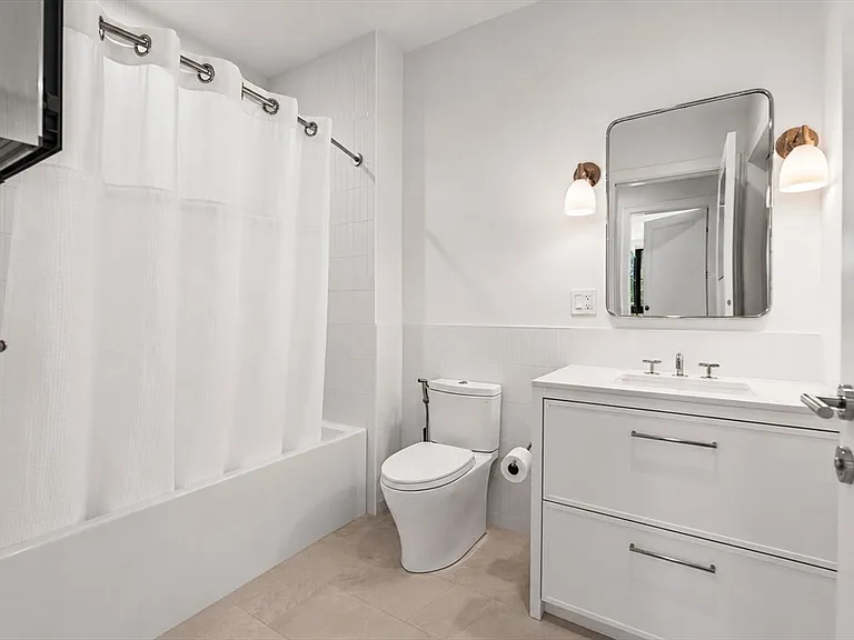 100 Linden St #203 — Photo 18