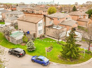 5992 Ladyburn Cres, Mississauga, ON L5M 4V9