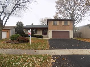 223 N Brashares Dr, Addison, IL 60101