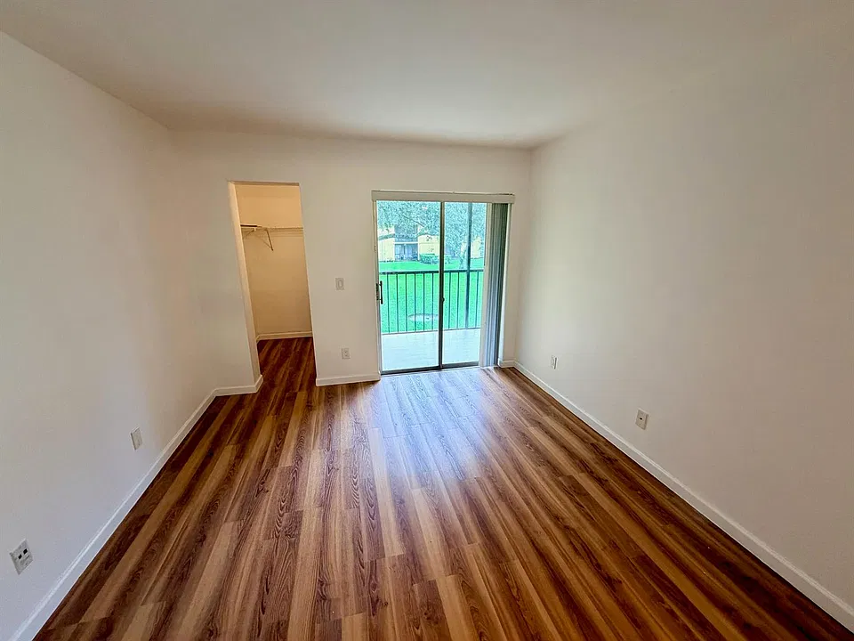 321 Meadows Cir