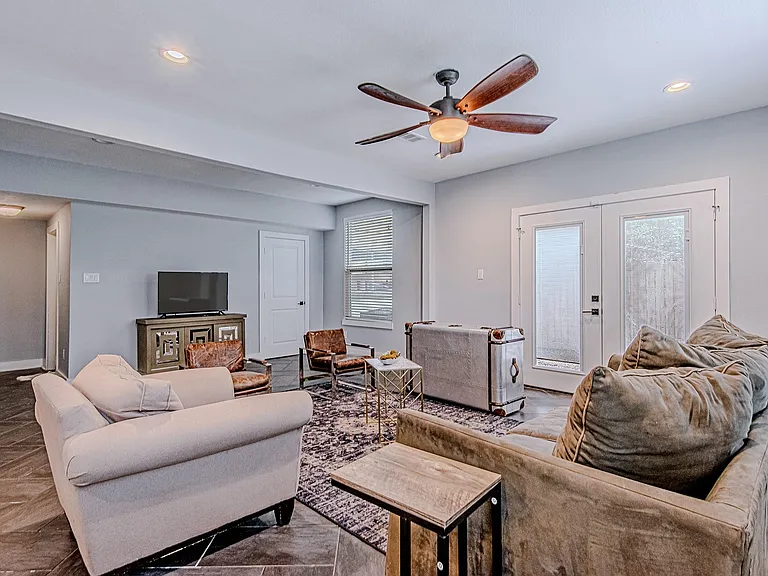 2422 Truxillo St — Photo 11