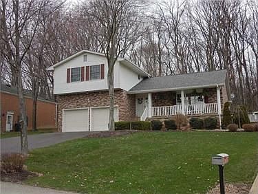2nd image of 4104 Briarwood Dr