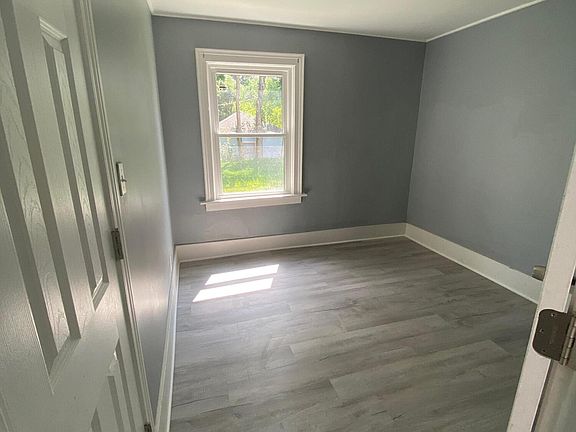 6th image of 1109 Greenwood Ave