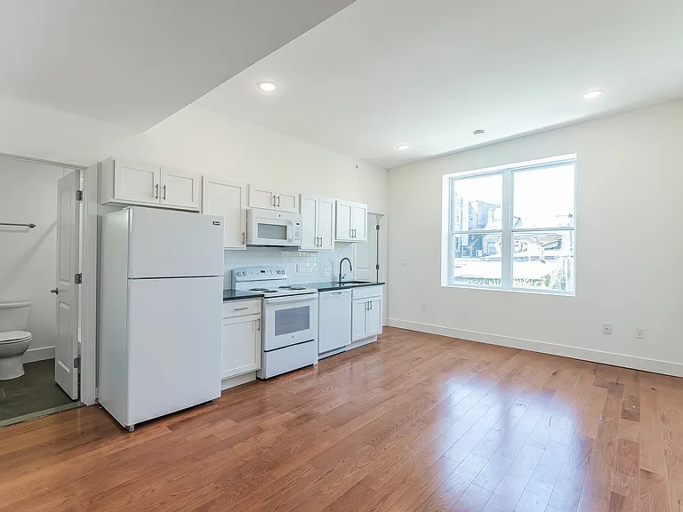 1615 Foulkrod St — Photo 5