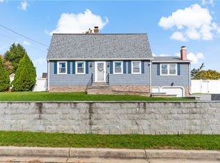 136 Silverwood Ln, West Warwick, RI 02893