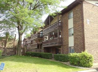 14011 James Dr APT 602, Crestwood, IL 60445
