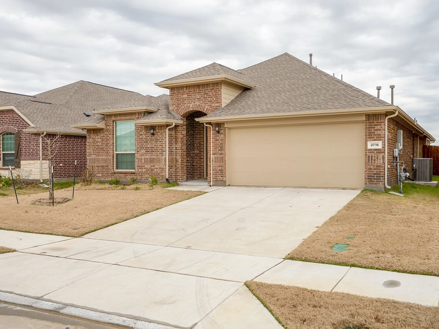 4 bed, 2386 sqft, $2,800 — Photo 2