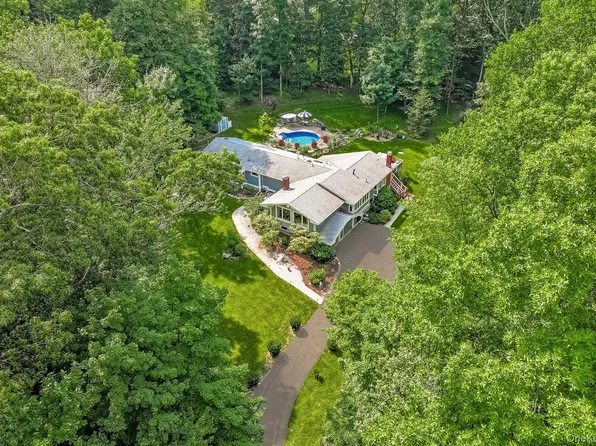 10 Longbow Road, Suffern, NY 10901