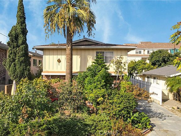 4th image of 419 Salem St