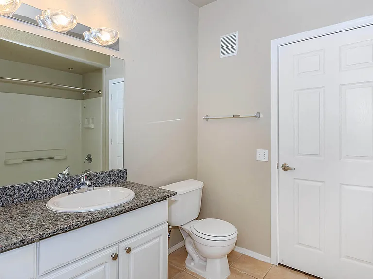 2b2 Renovated 1141 SQFT 2 Bed 2 Bath