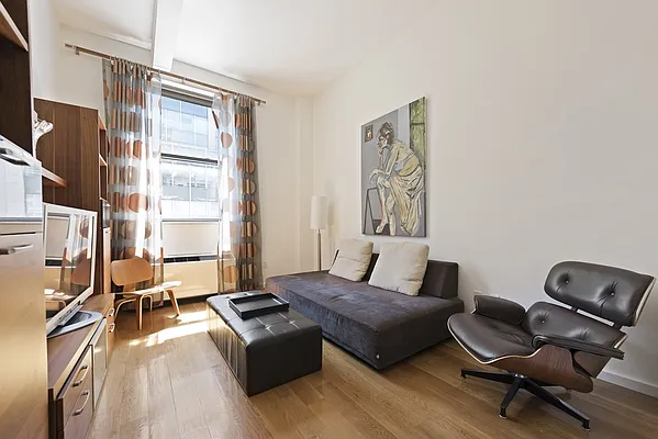 Sold by Nest Seekers International | media 8