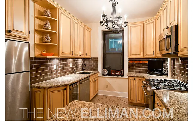 Sold by Douglas Elliman | media 10