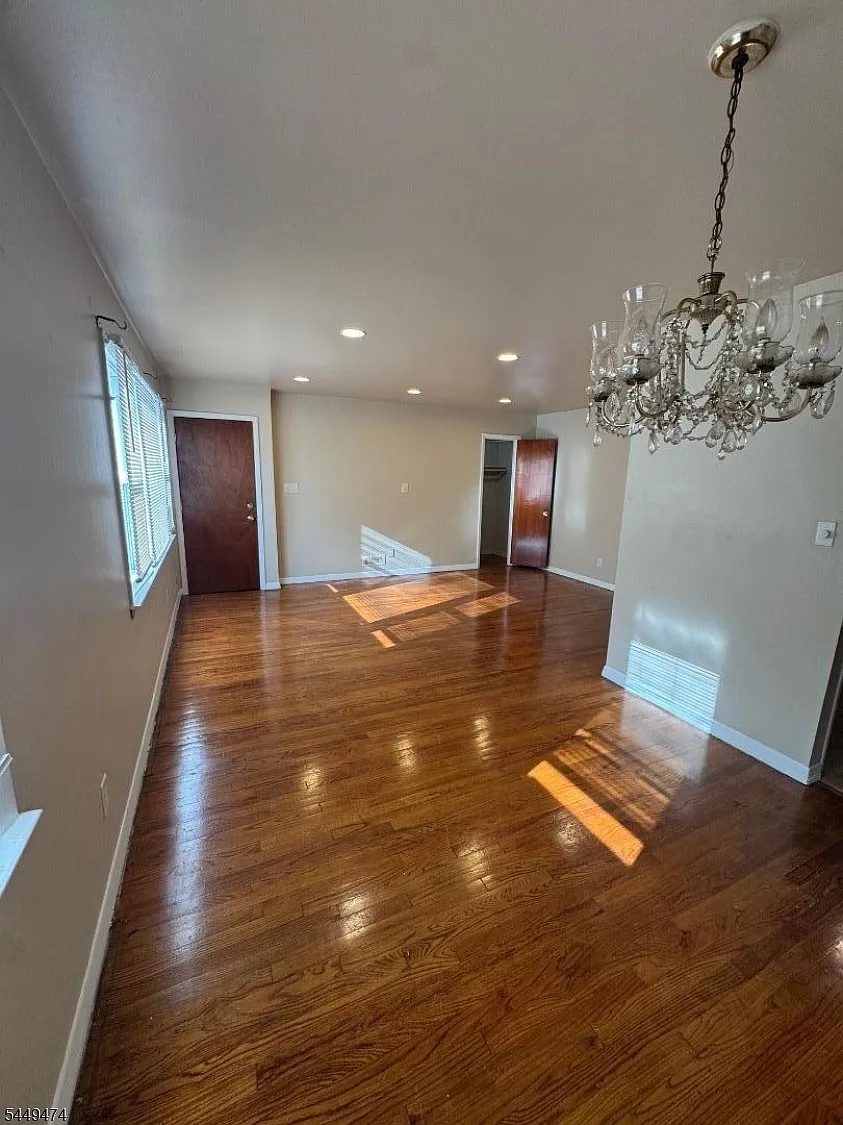 3 bed, 1.0 bath, $2,300 — Photo 2