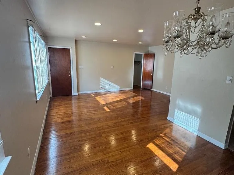 24 Grand Ave — Photo 2