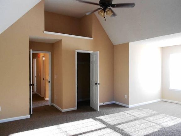 4th image of 3009 Stonebridge Creek Dr